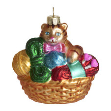 Котенок в корзинке с клубочками пряжи (стекло) 7,5х5х9 см