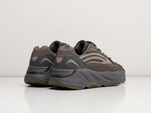Кроссовки Adidas Yeezy Boost 700 v2