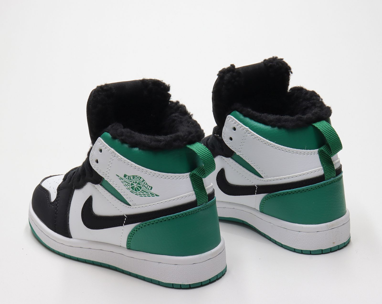 Цена была 1483р.Кроссовки Nike Air Jordan 1 Mid (31-36)р. / шт.