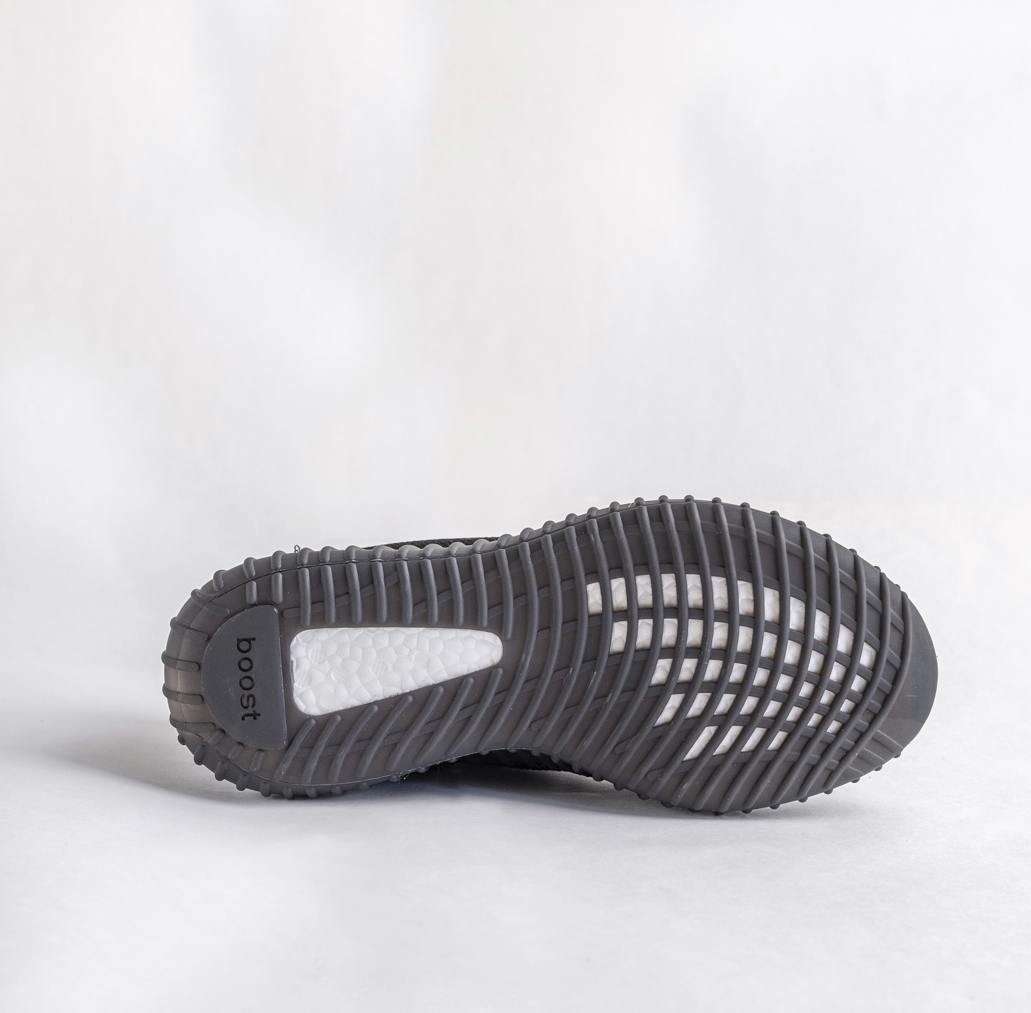 Цена была 1390р.Кроссовки YEEZY BOOST 350 (36-41)р. / шт.