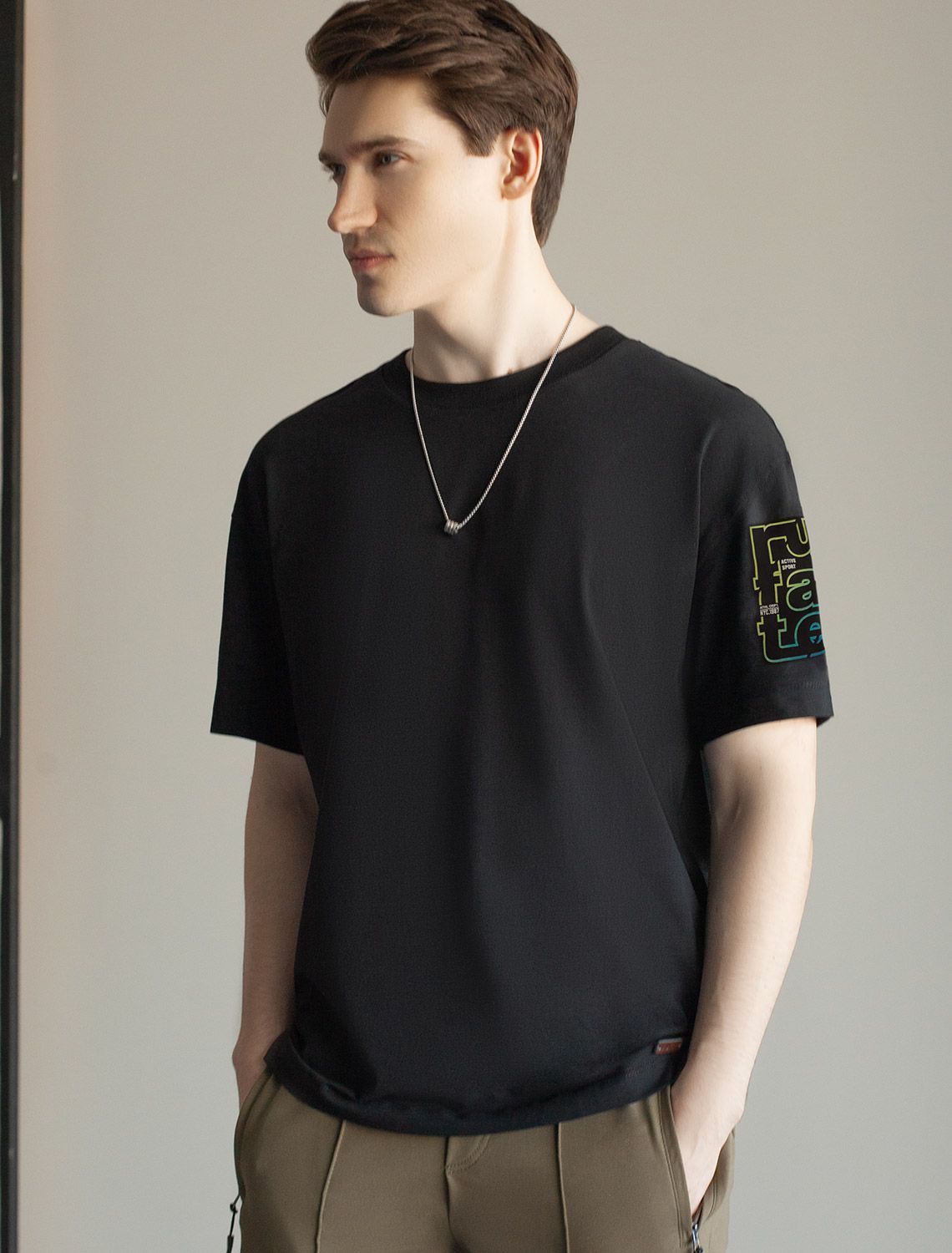 Свободная футболка с авторским принтом