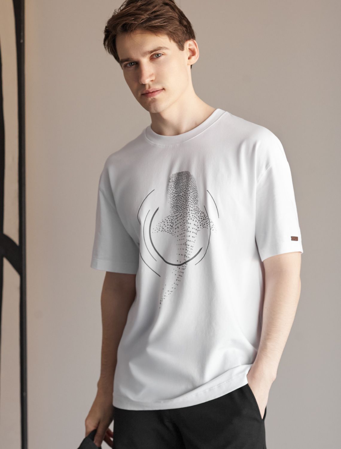 Свободная футболка с авторским принтом