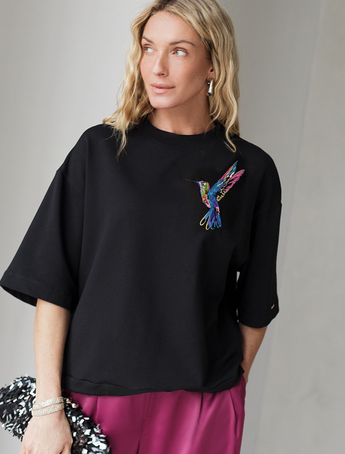 Футболка из тонкого эластичного футера со шнуром внизу D49.095 черный_колибри