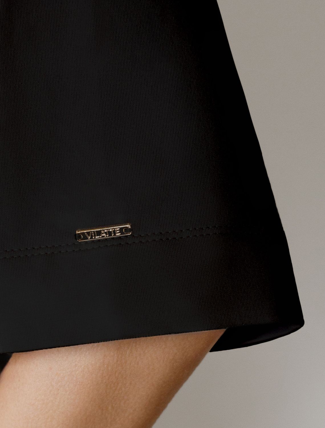 Футболка из тонкого эластичного футера со шнуром внизу D49.095 черный_колибри