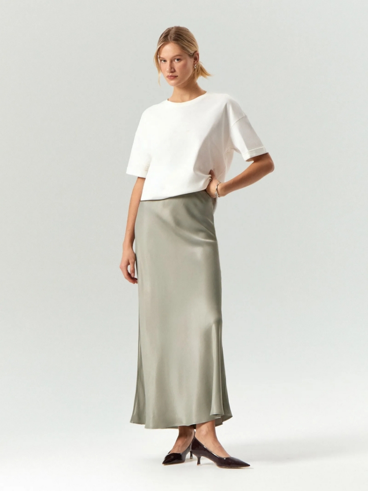 Юбка миди из 100% вискозы на резинке ,
100% вискоза ,