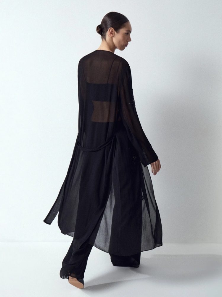 Кимоно с узором из бисера ,
100% полиэстер ,