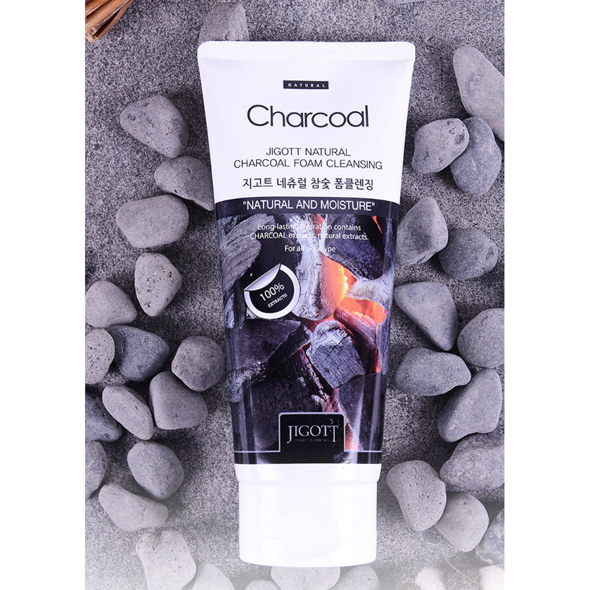 Jigott Пенка для умывания с углём / Natural Charcoal Foam Cleansing, 180 мл