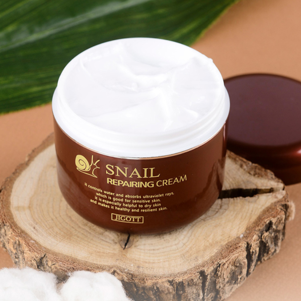 Jigott Восстанавливающий крем для лица с муцином улитки / Snail Reparing Cream, 100 мл