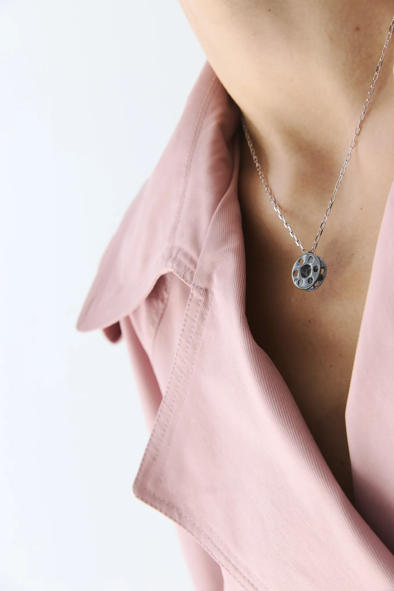 Серебряная подвеска «Кинолента» black