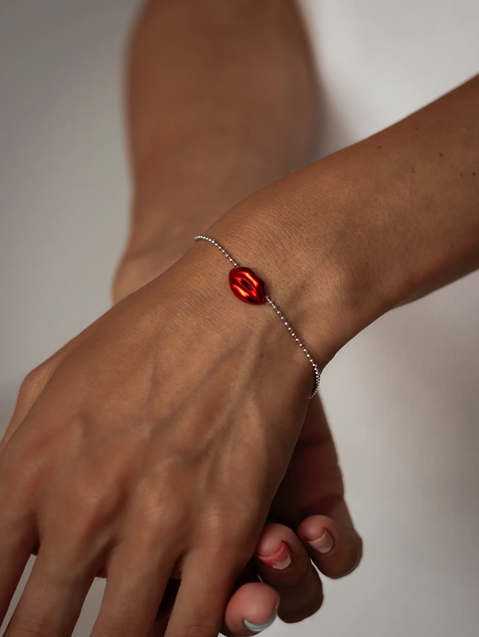Серебряный браслет «Поцелованная» red