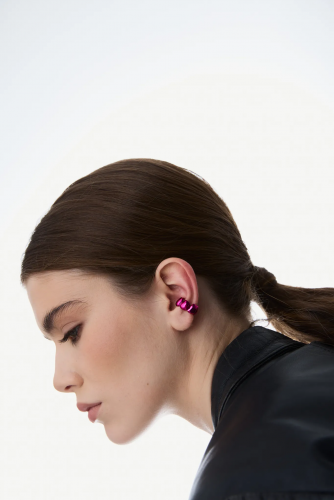 Серебряная серьга-кафф «Цыпа» fuchsia