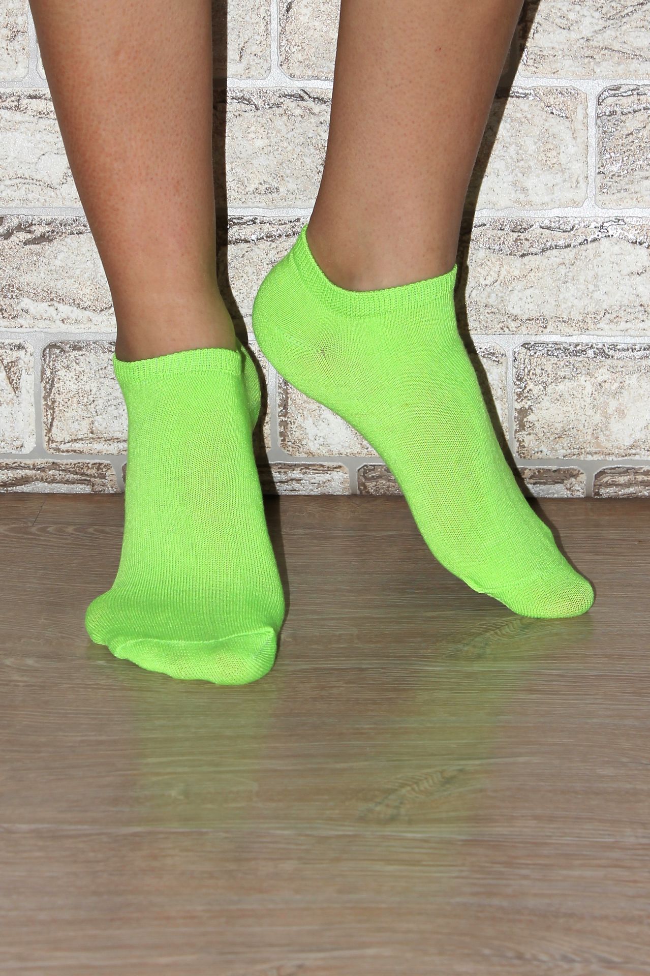 Девушкам в зеленых носках