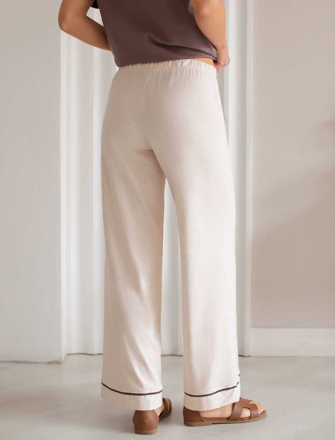 Прямые брюки из эластичного хлопка с контрастным кантом D44.120 бежевый меланж