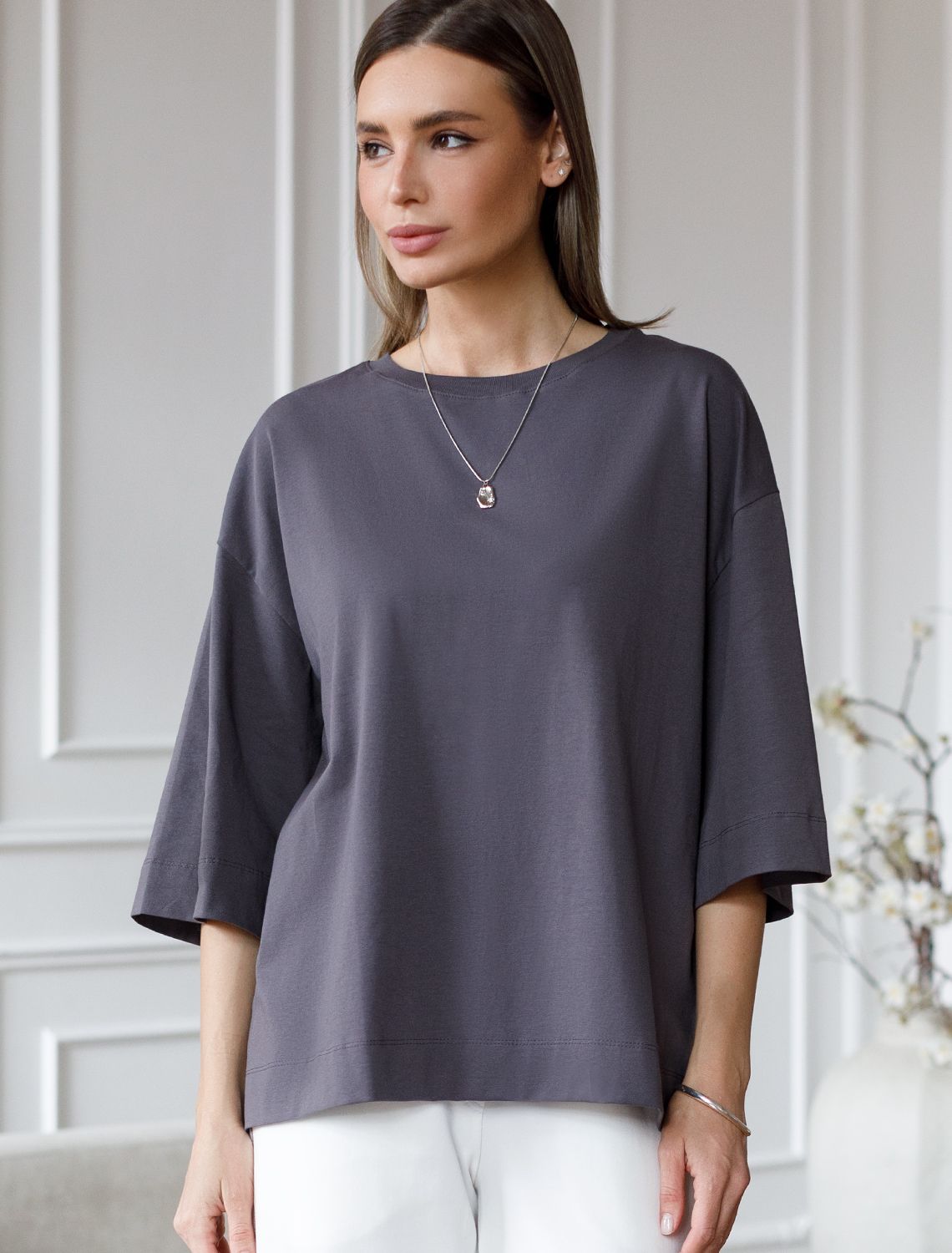 Свободная футболка из эластичного хлопка D49.004 темно-серый