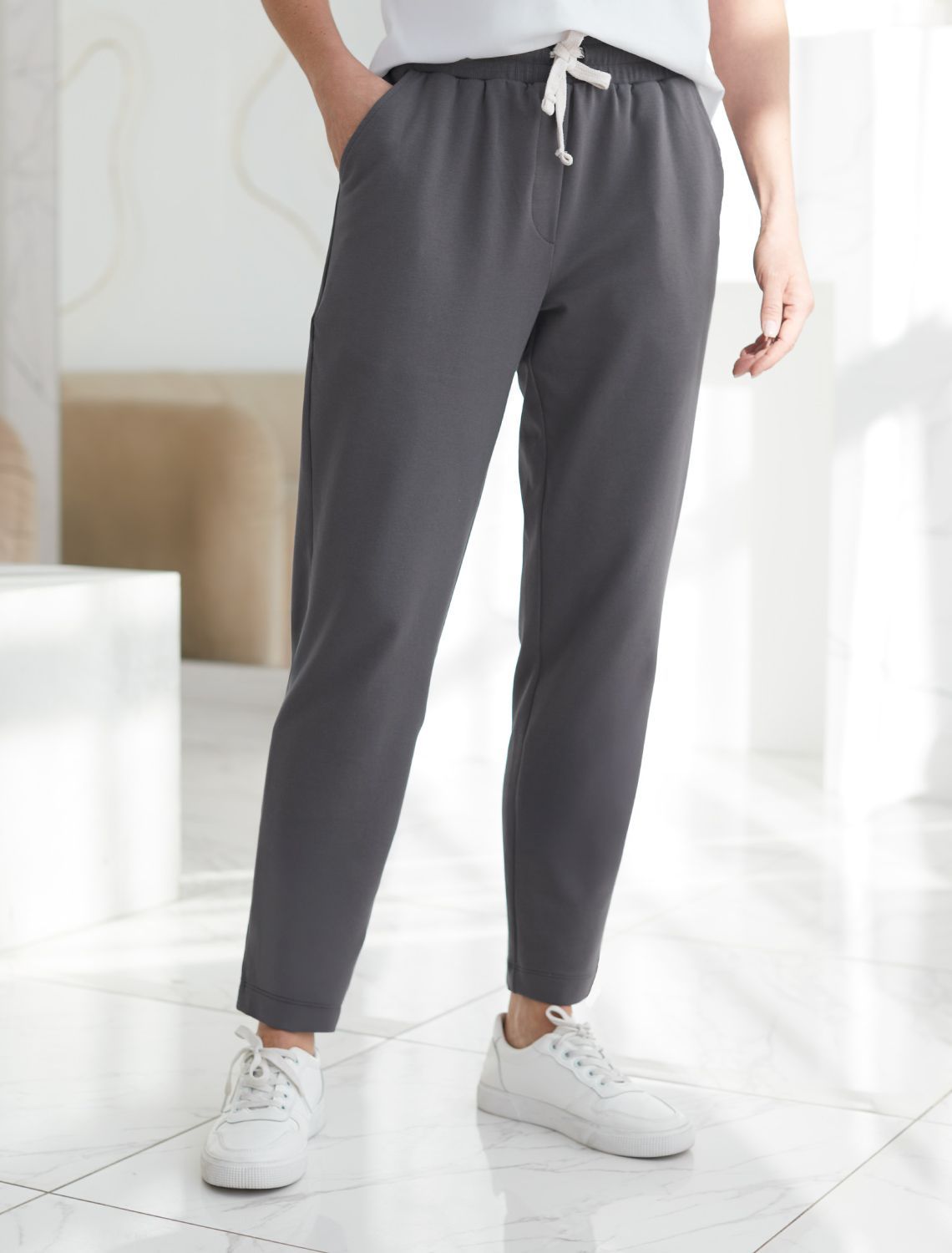 Брюки из облегченного футера с эластаном D44.130 темно-серый