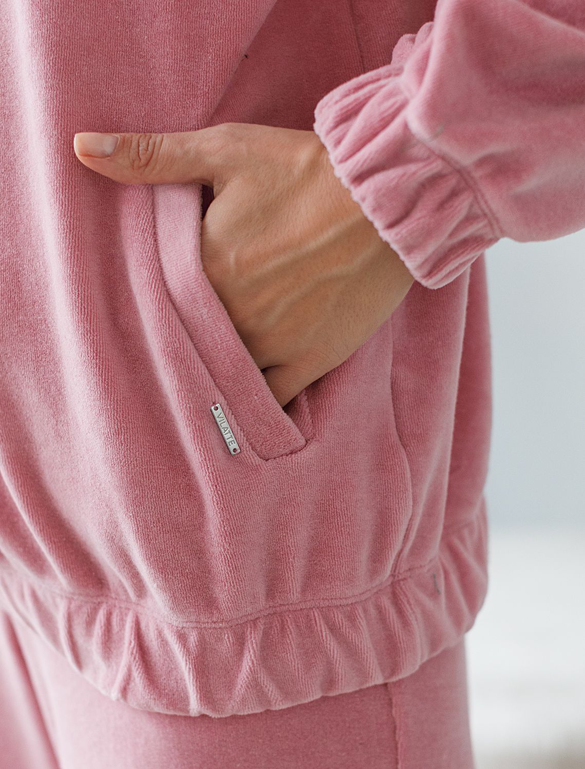 Худи из бархатистого велюра D49.053 пепельная роза