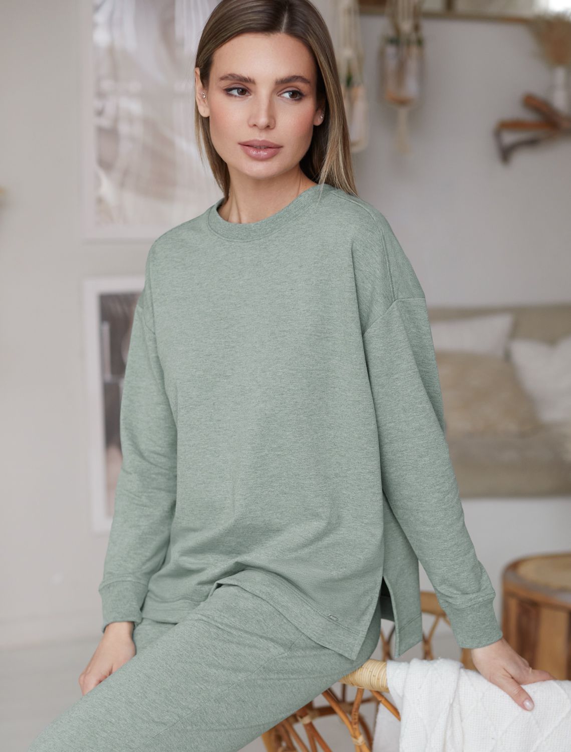 Джемпер из облегченного футера с эластаном