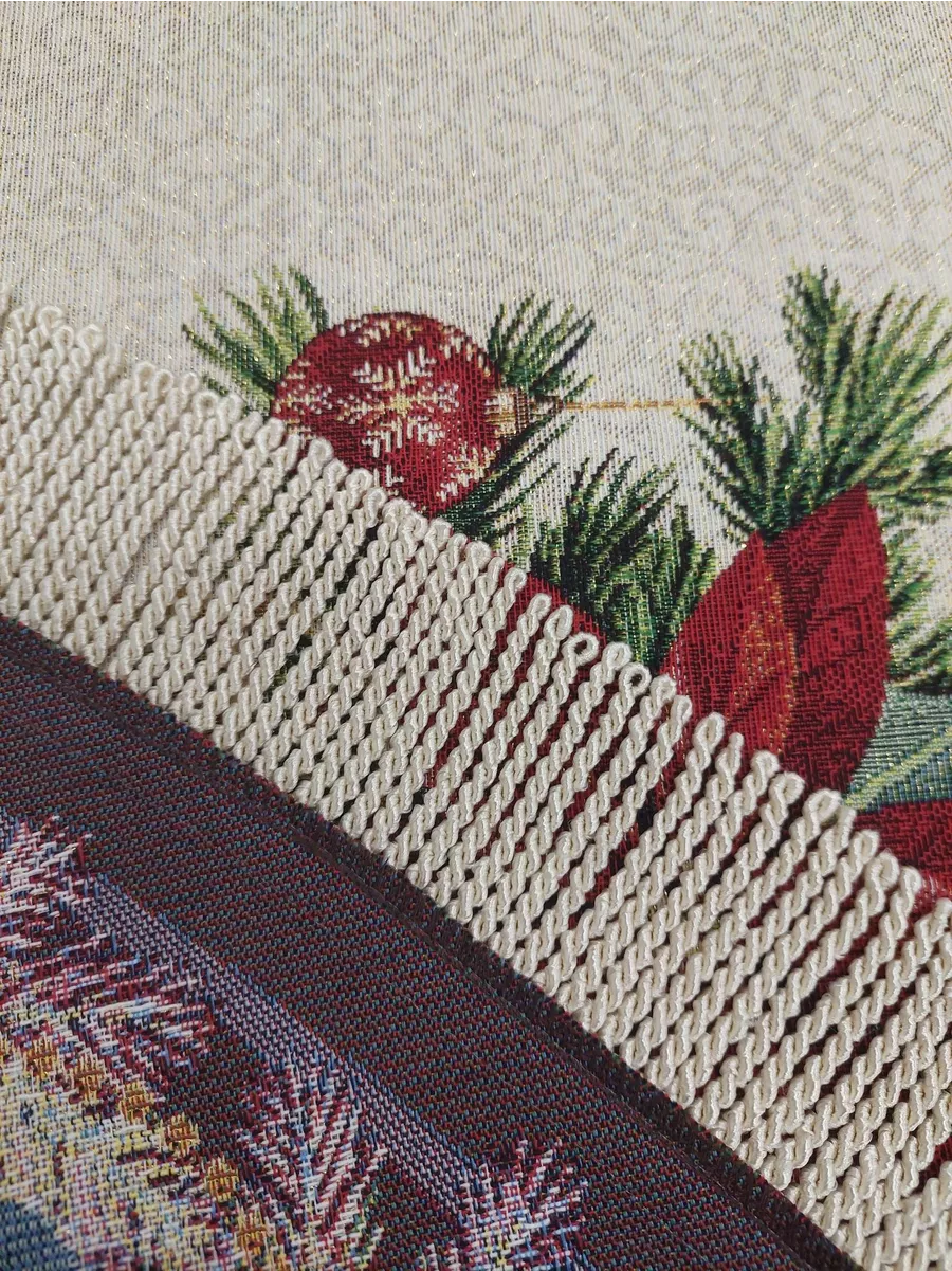 Новогодний пир Скатерть круг д180 см Бахрома 2414224 New