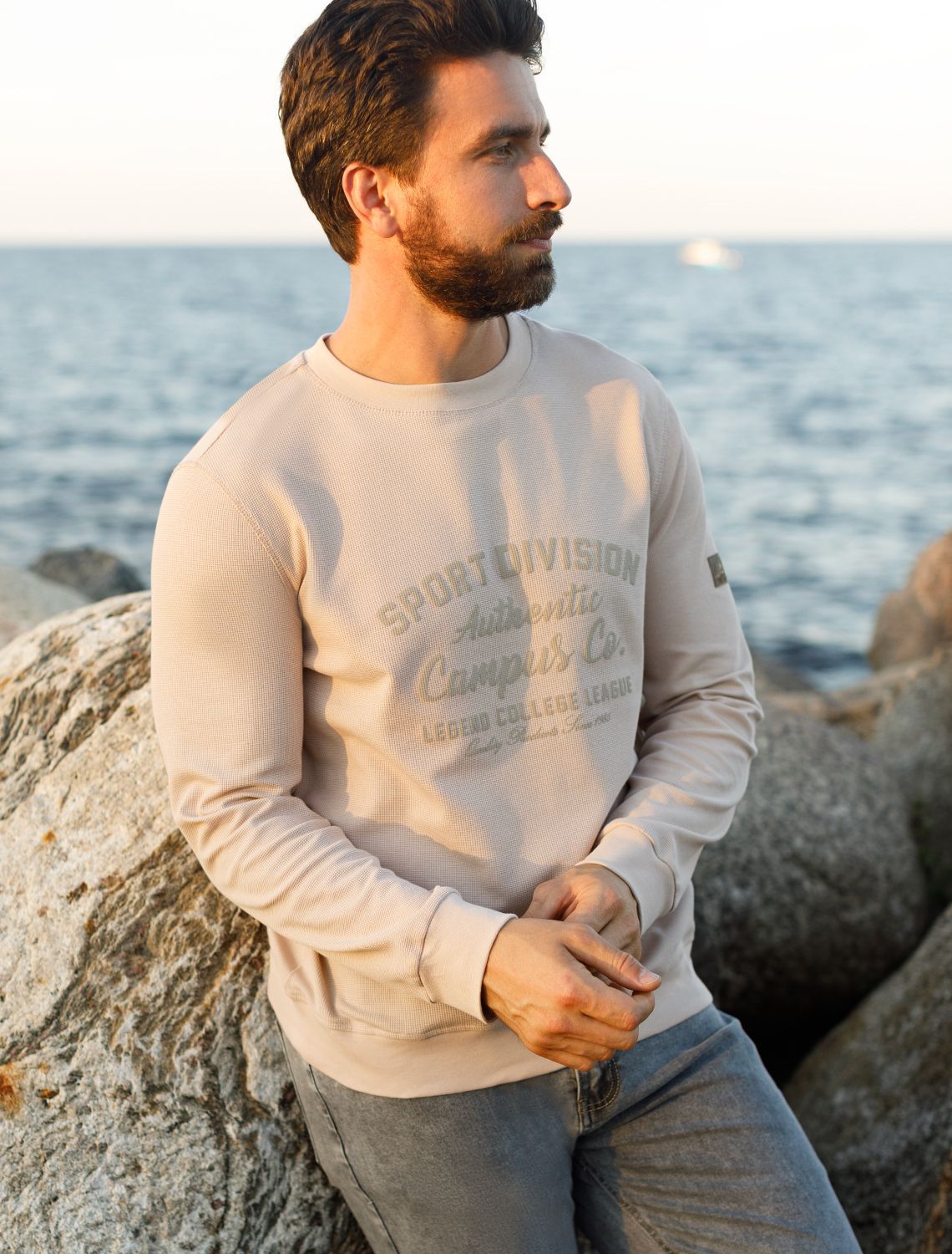 Свитшот из фактурного хлопка с авторским принтом