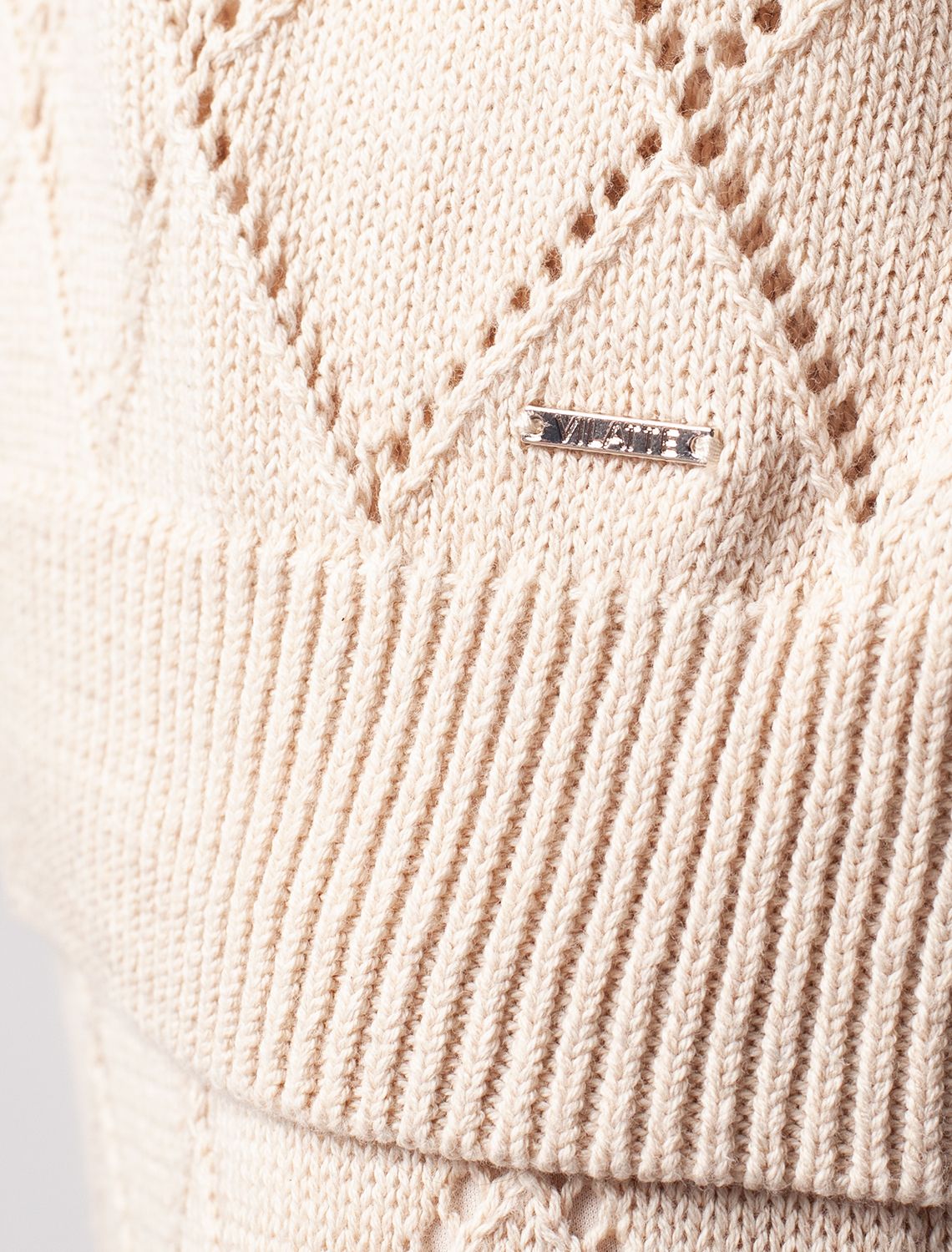 Ст.цена 2490р Укороченный джемпер узорной вязки из 100% хлопка D39.629 бежевый меланж