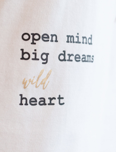 Удлиненная футболка over-size с авторским принтом D49.978 белый_wild heart