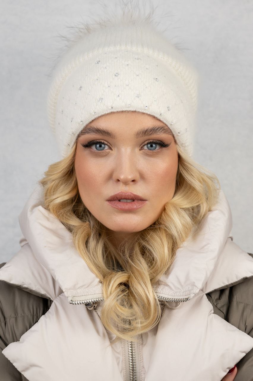 Женская шапка с помпоном из натурального меха модель арт. ДВ_S-24033/2