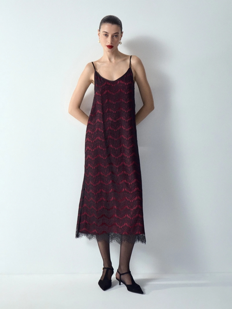 Платье миди из кружева ,
100% полиэстер ,