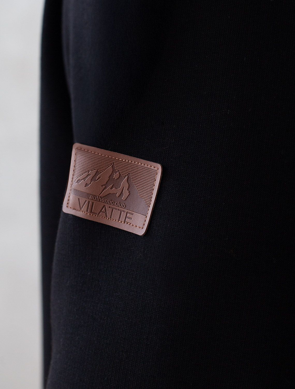 Ст.цена 3990р Худи на молнии из премиального футера трехнитки с начесом U49.037 черный