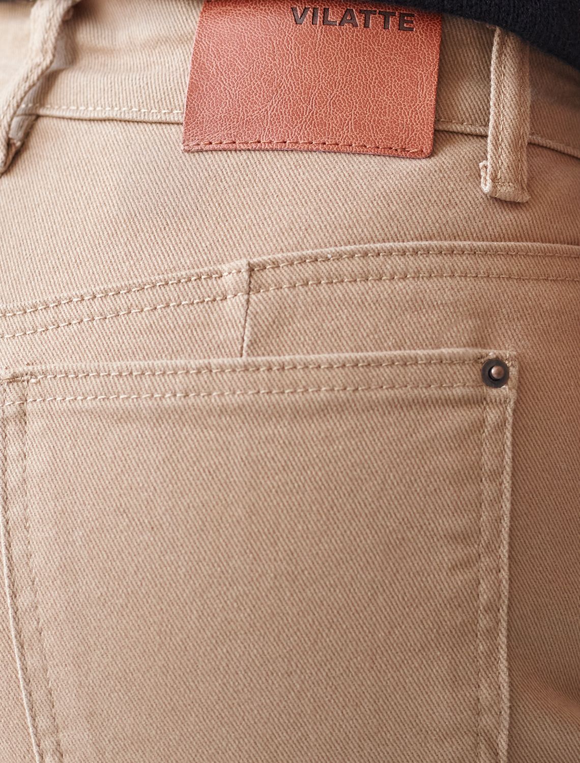 Джинсы из эластичного денима D24.229 светло-кофейный