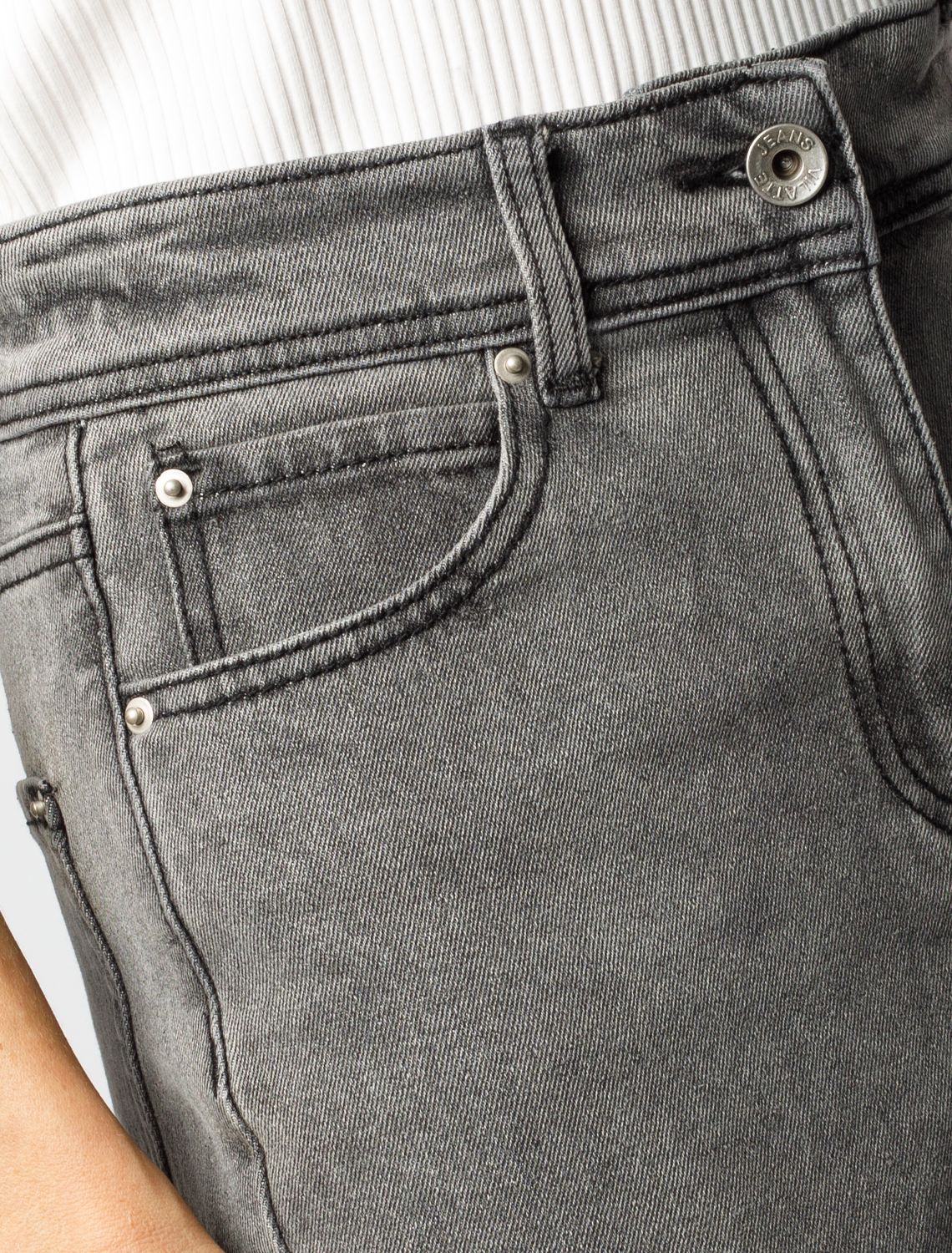 Джинсы mom-fit из эластичного денима D54.065 светло-серый