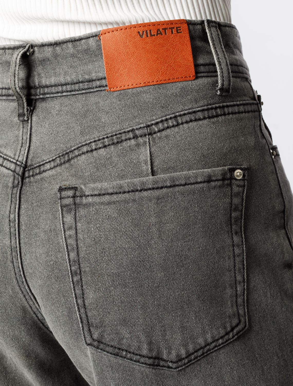 Джинсы mom-fit из эластичного денима D54.065 светло-серый