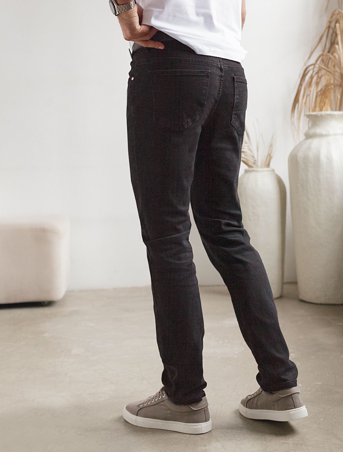 Джинсы slim-fit из эластичного денима U54.004 черный