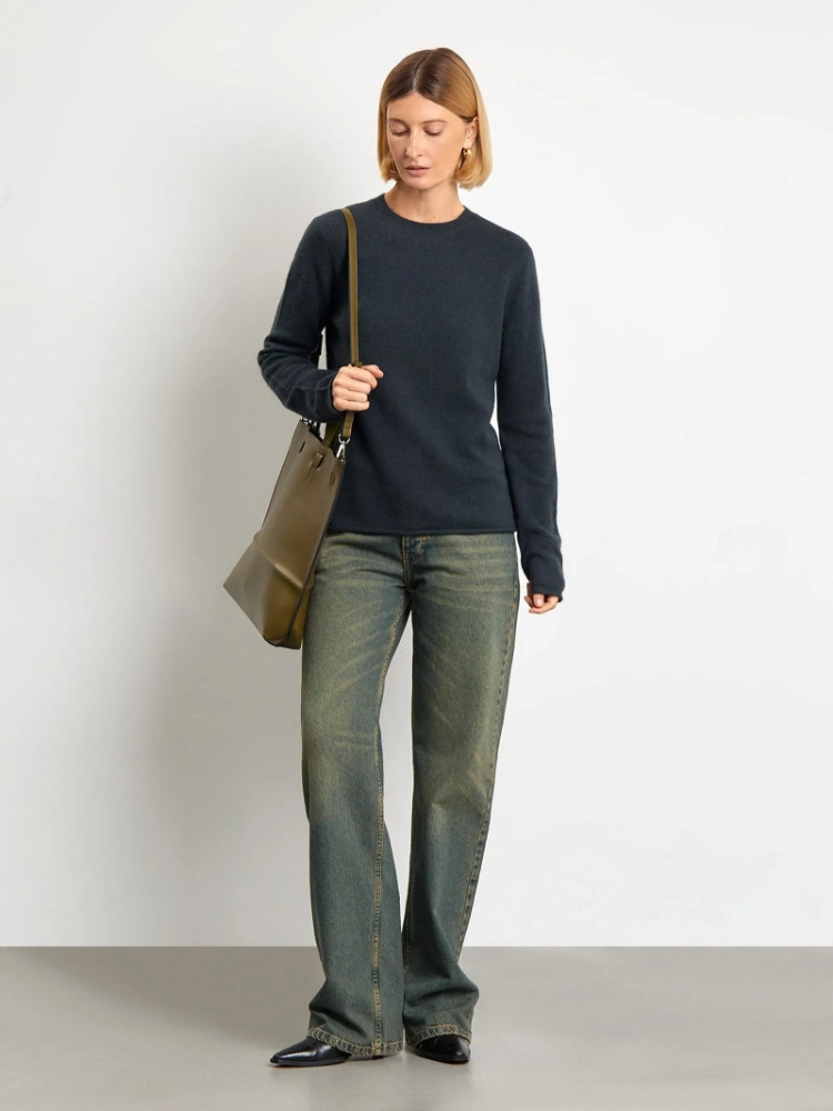 Джемпер из шерсти ,
70% шерсть, 30% нейлон ,