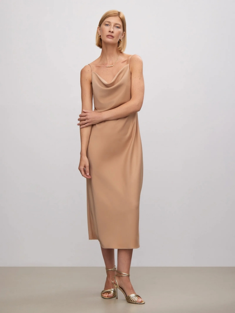 Платье-комбинация ,
80% полиэстер, 20% вискоза ,