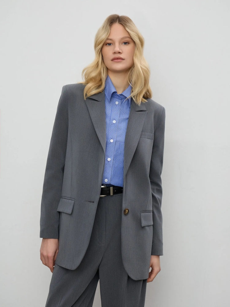 Жакет прямого кроя из костюмной шерсти ,
60% вискоза, 37% полиэстер, 3% эластан ,