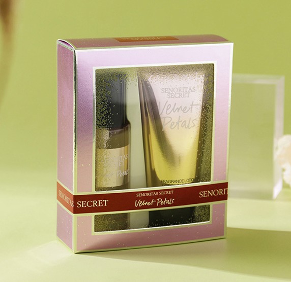 Набор парфюмированный спрей + лосьон для тела VELVET PETALS Senoritas Secret, 2 шт. * 75 мл.