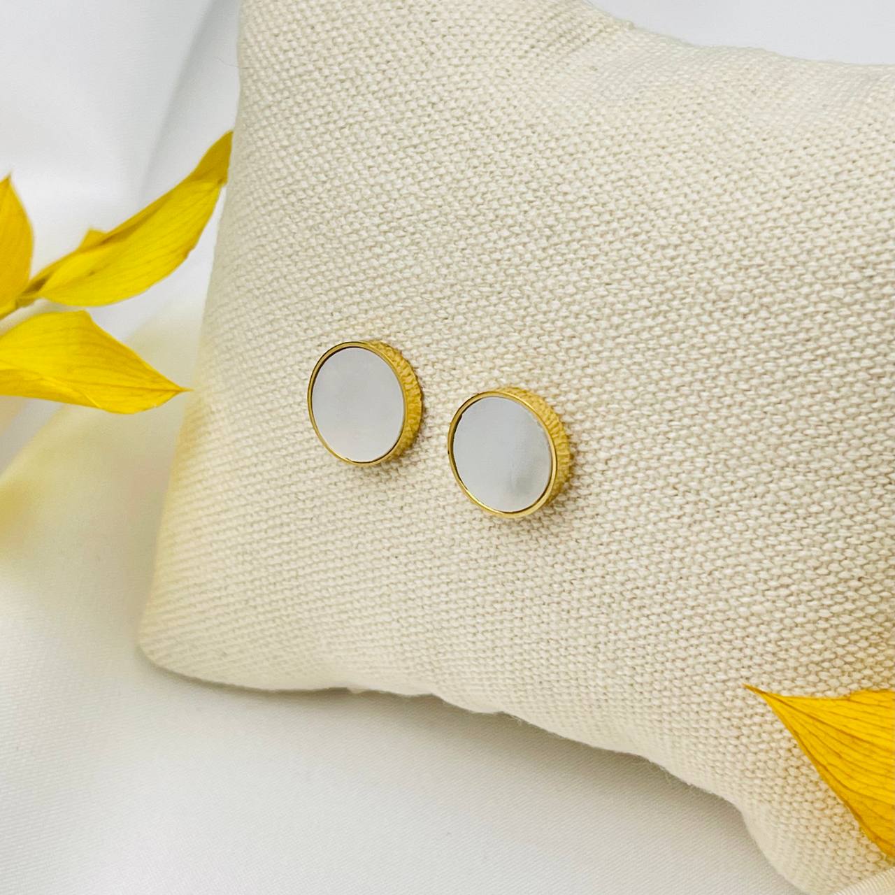 Радуга Самоцветов Серьги-пусеты с Перламутром