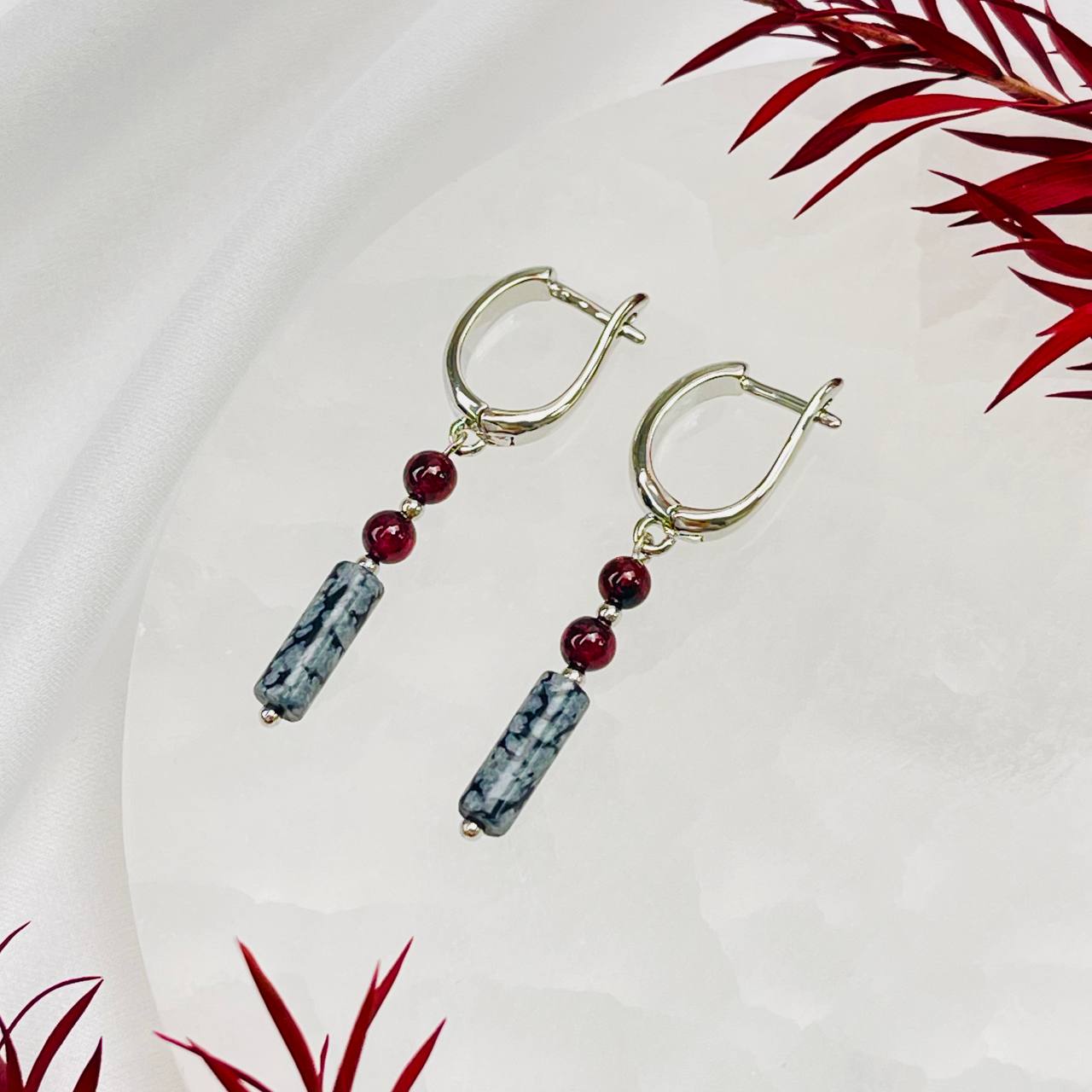 Радуга Самоцветов Серьги из Граната и снежного Обсидиана