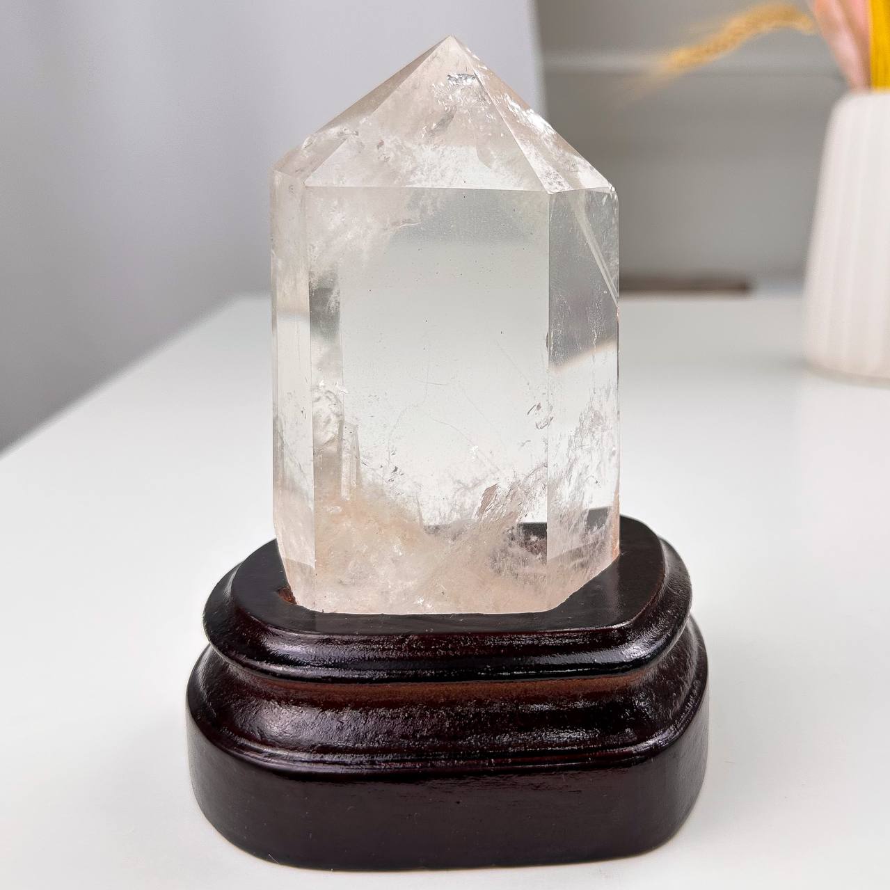 Радуга Самоцветов Кристалл из Горного Хрусталя на подставке