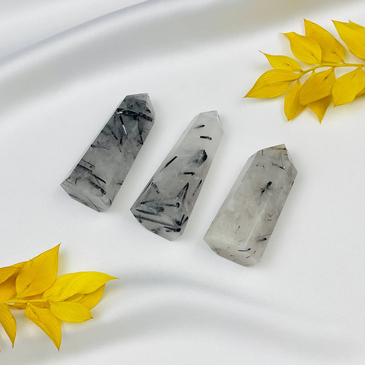 Радуга Самоцветов Кристалл из Кварца с включением Турмалина