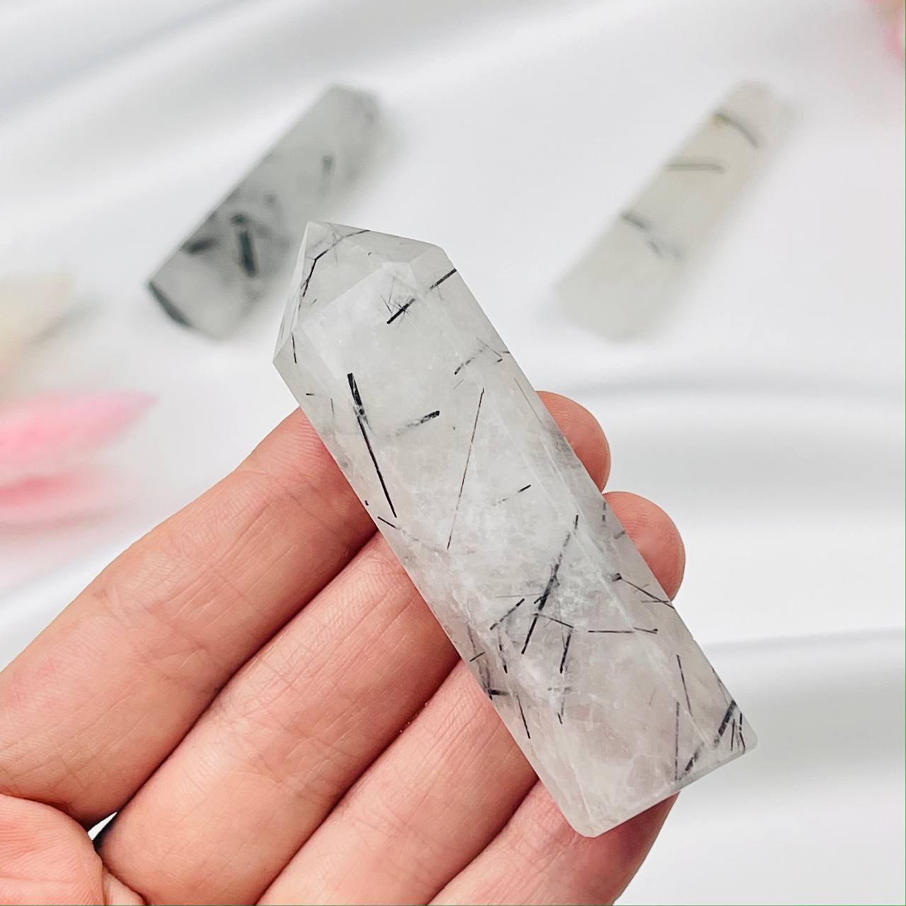 Радуга Самоцветов Кристалл из Кварца с включением Турмалина