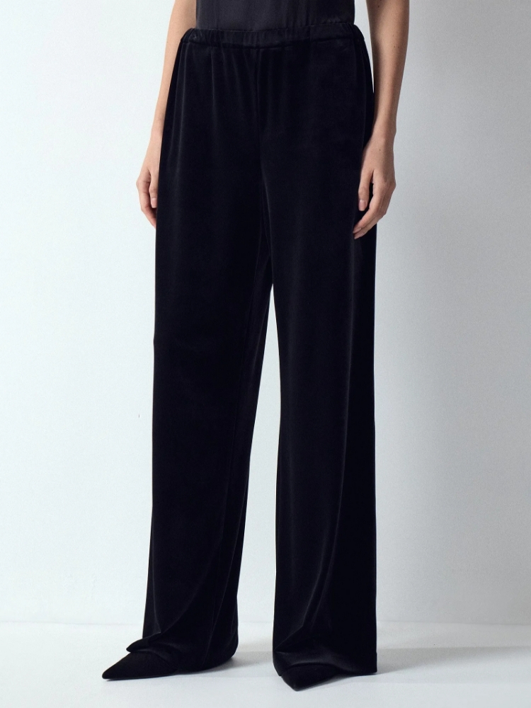 Брюки широкого кроя из бархата ,
96% полиэстер, 4% эластан ,