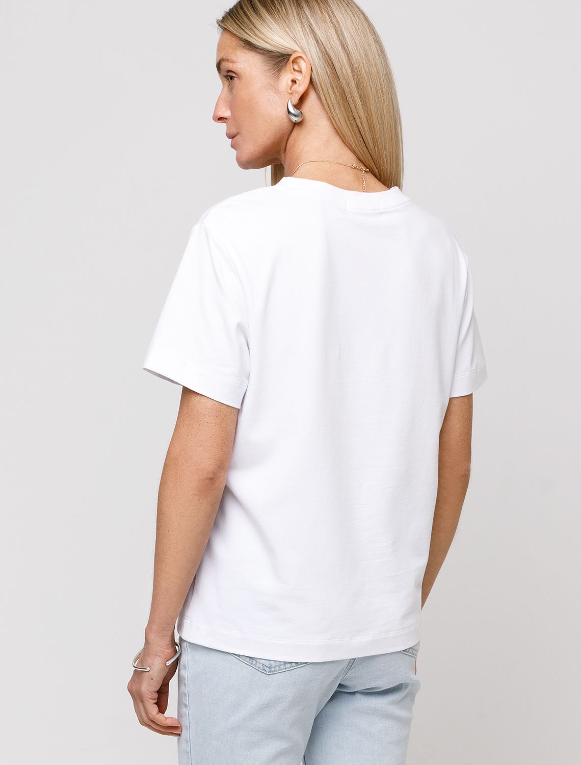 Футболка из премиального хлопка с авторским принтом D49.983 белый_flower_market