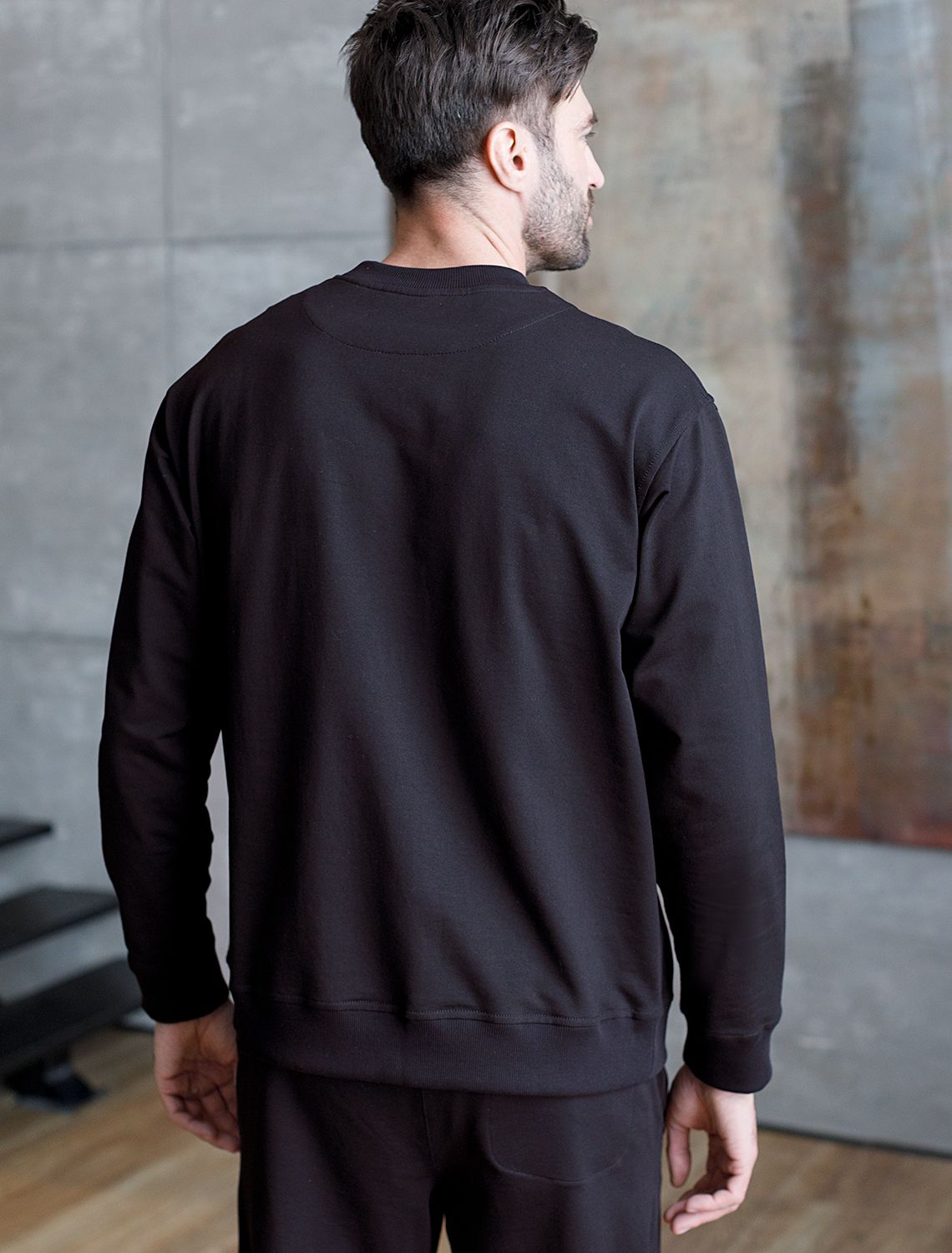 Джемпер из тонкого премиального футера с эластаном U49.043 черный