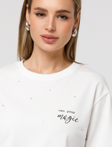 Удлиненная футболка over-size с  принтом стразами D49.978 белый_own your magic
