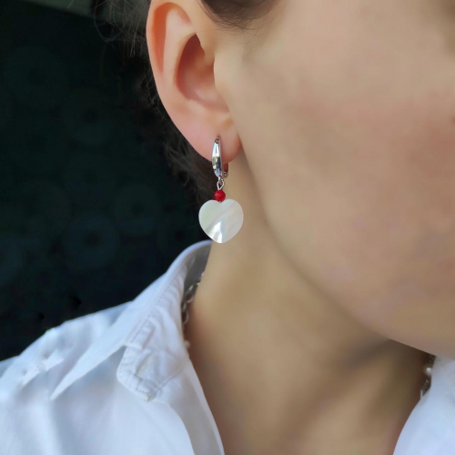 Серьги с сердечками из перламутра