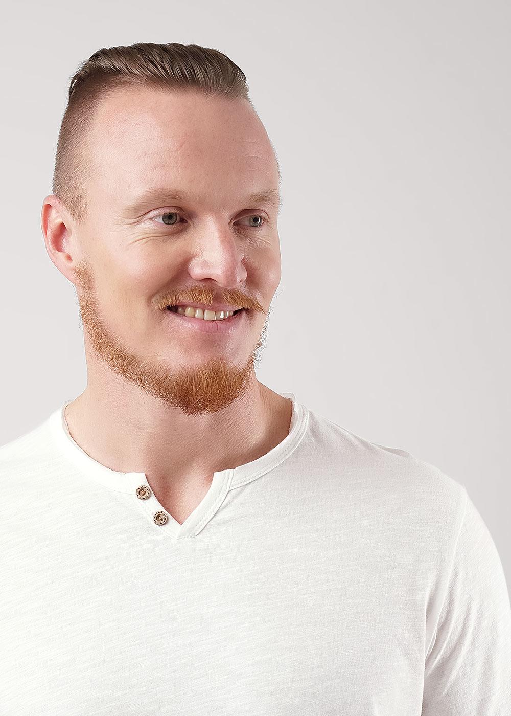 Ст.цена 899р CLE 602029/1оmaxi Футболка мужская 602029/1оmaxi молочный