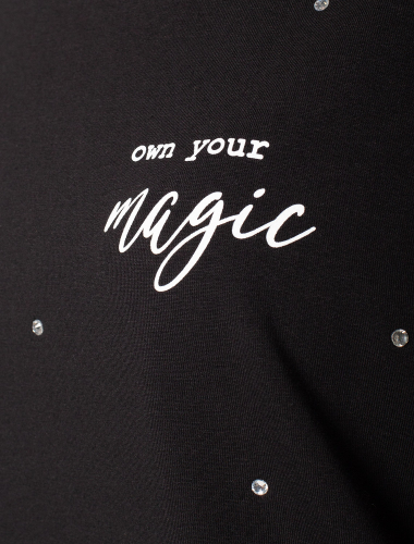 Удлиненная футболка over-size с  принтом стразами D49.978 черный_own your magic