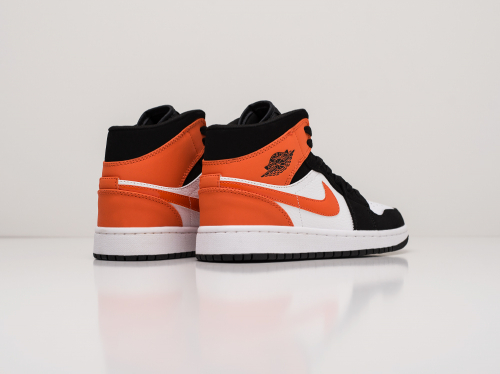 Кроссовки Nike Air Jordan 1 Mid