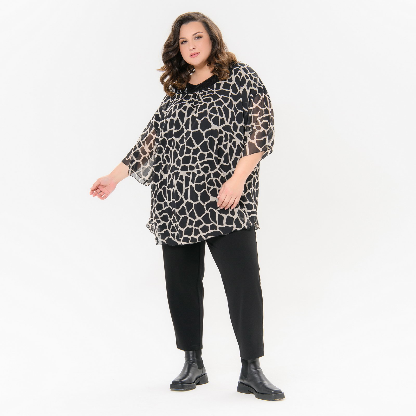 Туника свободная, отделка пайетки, шифон принт